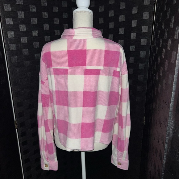 Pink plaid button down shirt with pockets in size XL - Picture 4 of 6
